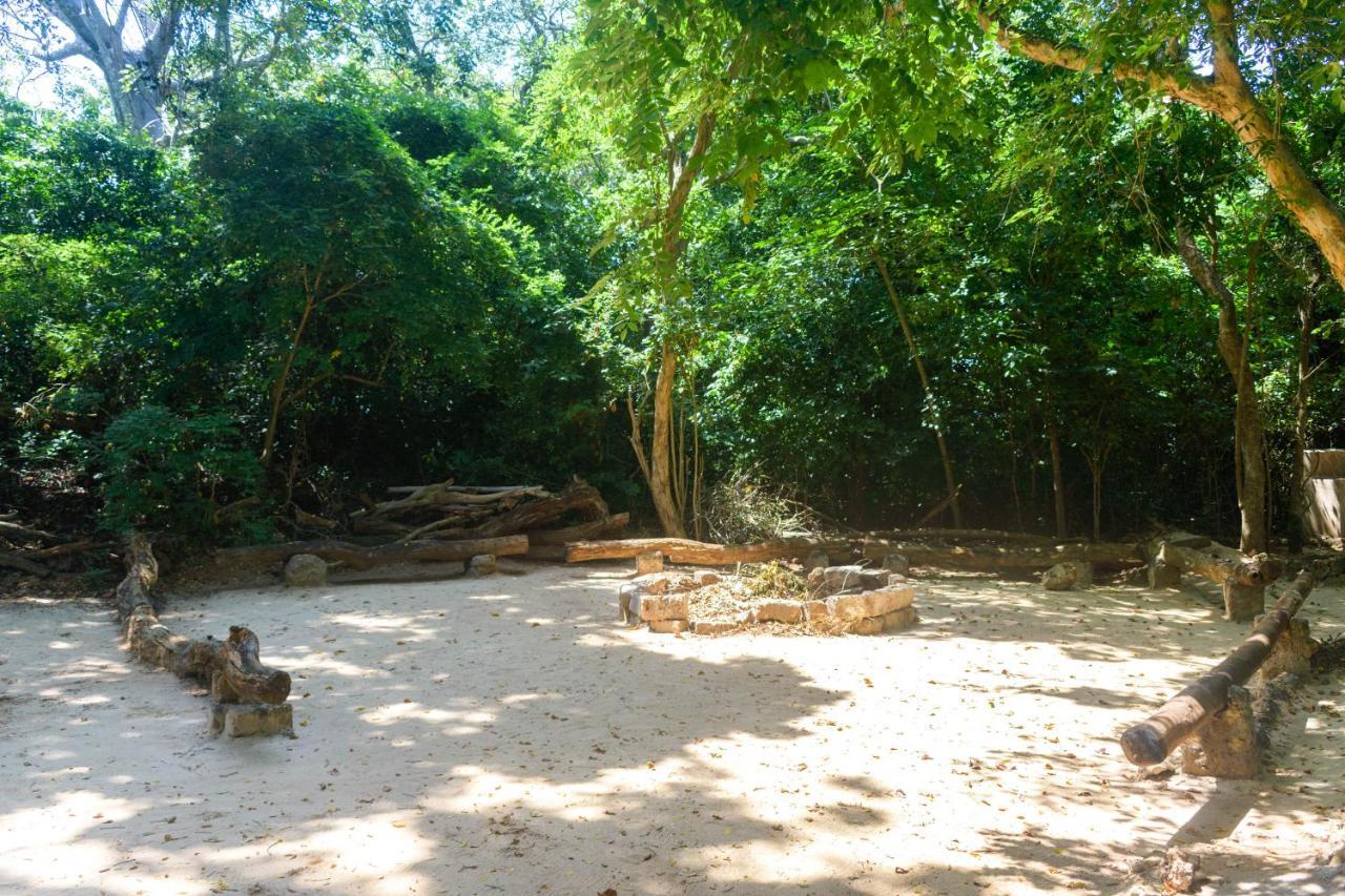 Вілла Firefly Eco Retreat Shimoni Екстер'єр фото